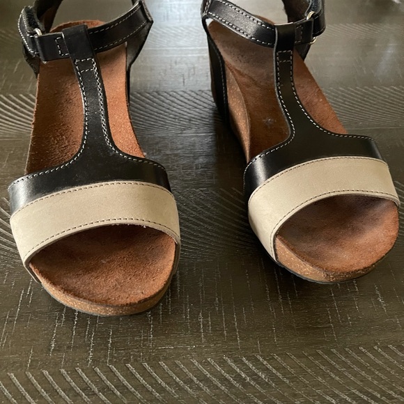Size 8 leather platform sandal - Picture 2 of 3